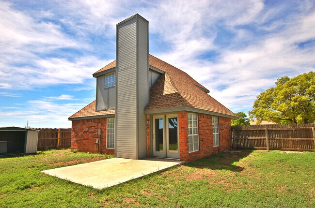 Foto del edificio - Available to Pre-Lease! Recently Updated 3 Bedroom!