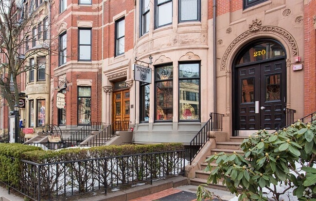 Building Photo - 274 Newbury St