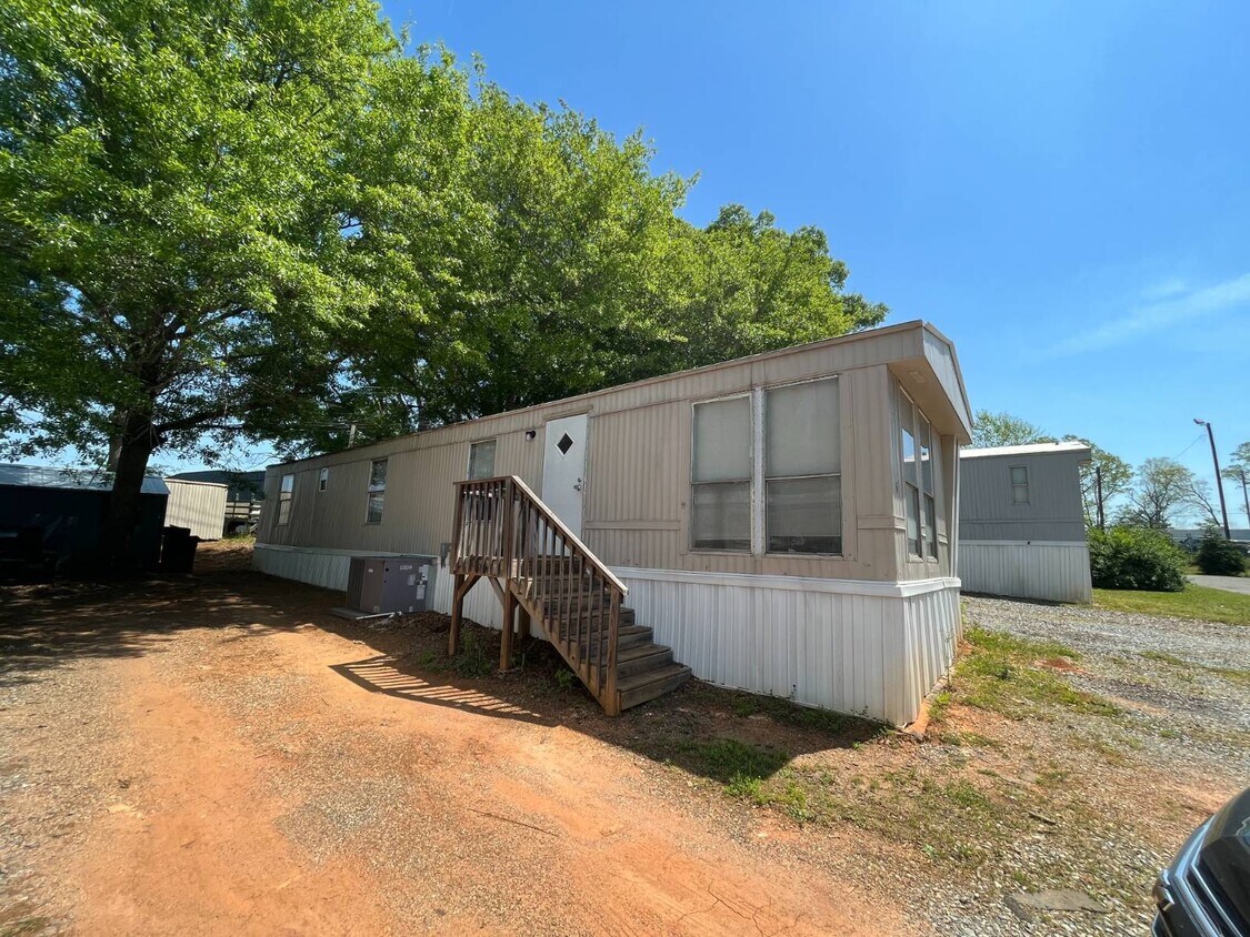 Foto principal - 109 Embert Ln