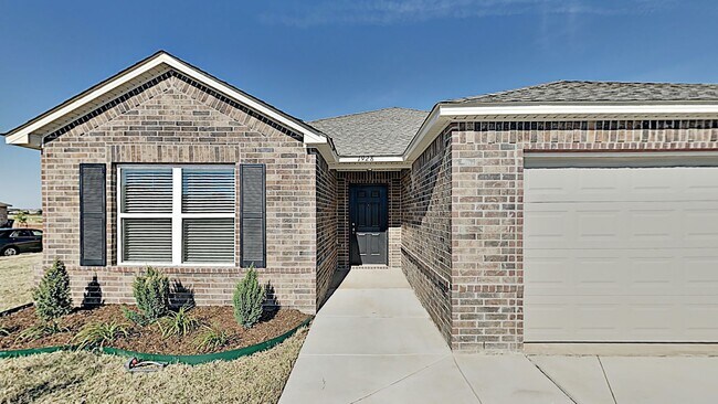 Foto del edificio - Very Nice 4 Bedroom 2 Bath Home in Yukon Schools.