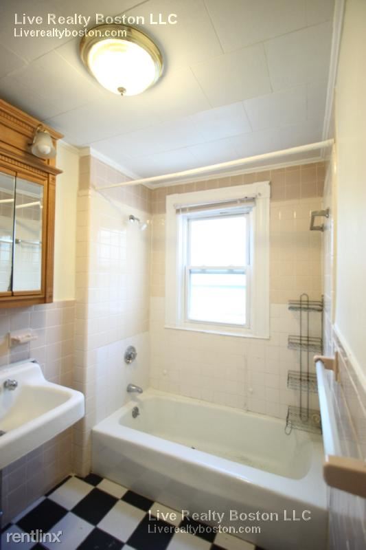 Building Photo - 24 N Beacon St