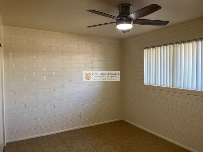 Foto del edificio - 4350 E Fairmount St