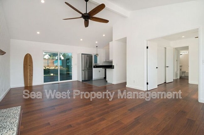 Building Photo - 733 Del Riego Ave.