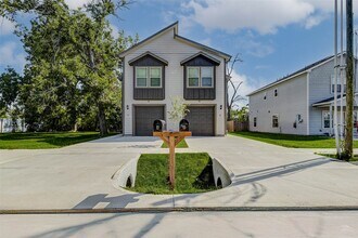 Building Photo - 7968 Henson St