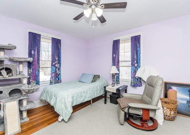 Building Photo - 1093 Main St