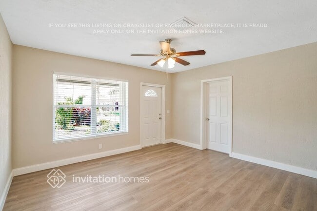 Building Photo - 117 NW 4th Ave