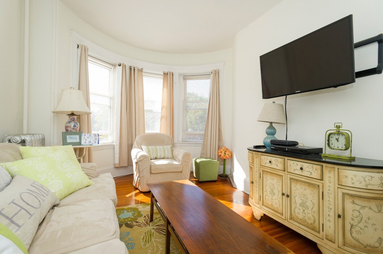 Foto principal - 63 Brighton Ave