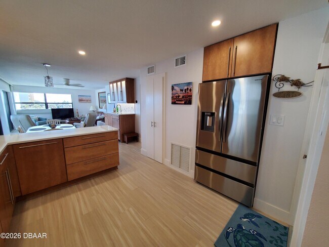 Building Photo - 1571 S Atlantic Ave