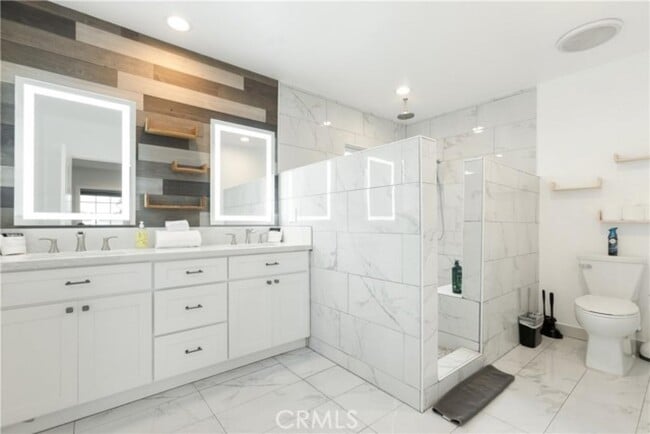 Baño principal - 14709 Bodger Ave