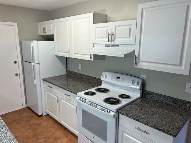 Interior Photo - 1280 Druid Road