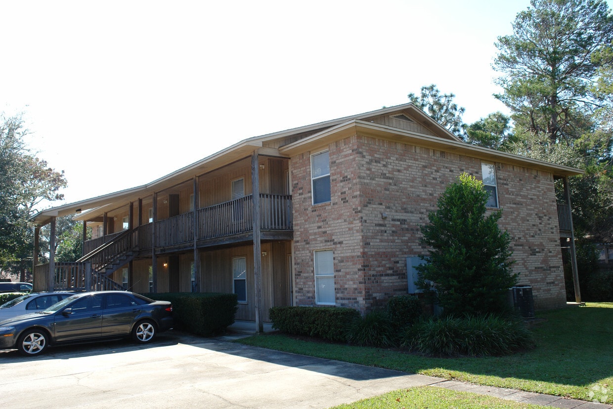 895896 Carmel Dr, Fort Walton Beach, FL 32547 Apartments in Fort