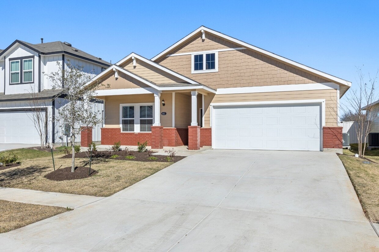 Foto principal - Great Condition Single Story Kyle Home