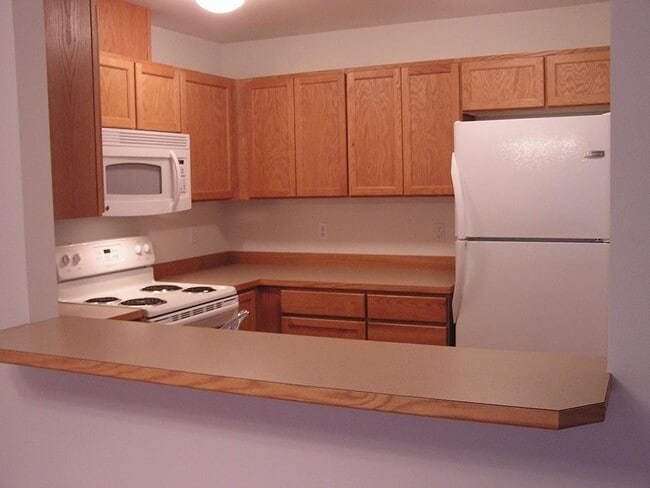Building Photo - 48 Beacon Dr