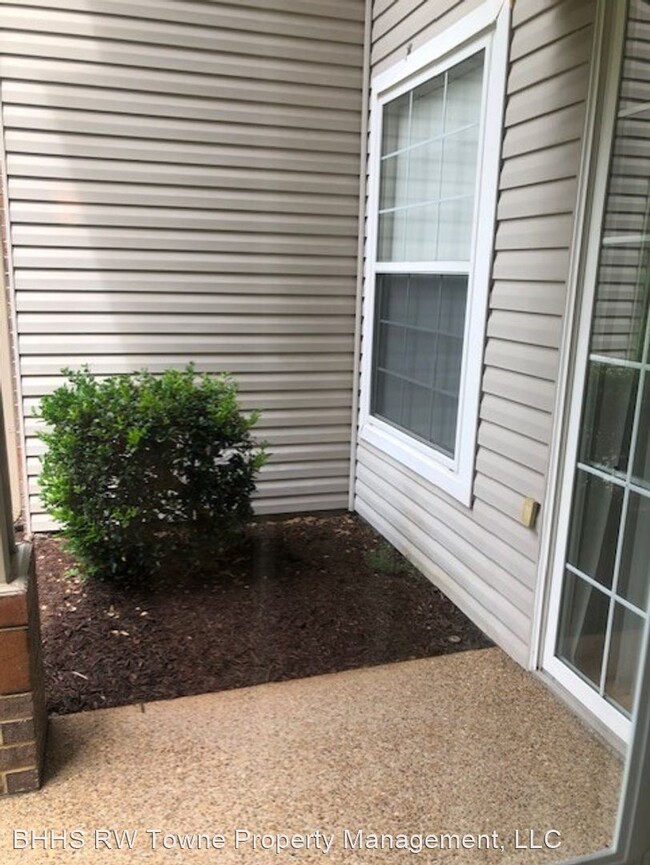 Building Photo - 3 br, 2 bath House - 2729 Browning Dr.