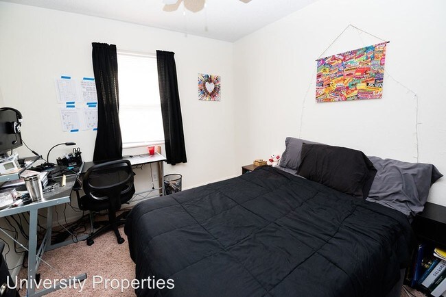 Building Photo - 7 br, 3 bath Room For Rent - 3655 Willow Run