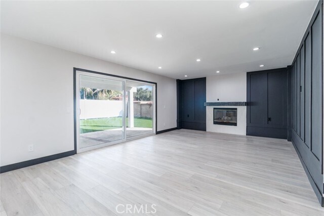 Building Photo - 9934 Farralone Ave