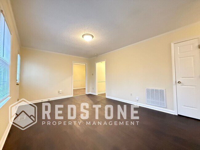 Foto del edificio - 2211 Holland Ave