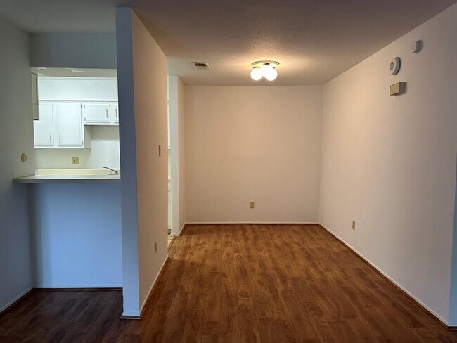 Foto del edificio - 10555 Turtlewood Ct