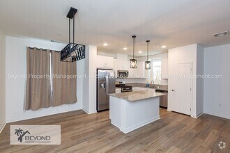 Building Photo - 5461 Seacliff Pl