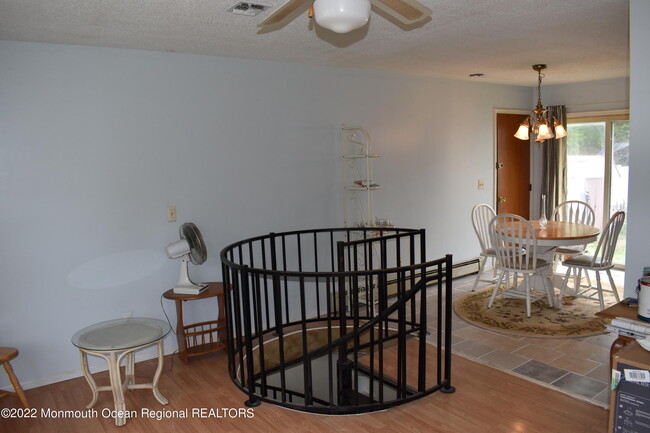 Building Photo - 1401 Utah Dr