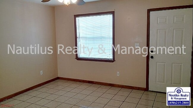 Building Photo - 117 Casa Pl