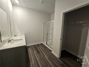 Building Photo - 145 Kraft Kove