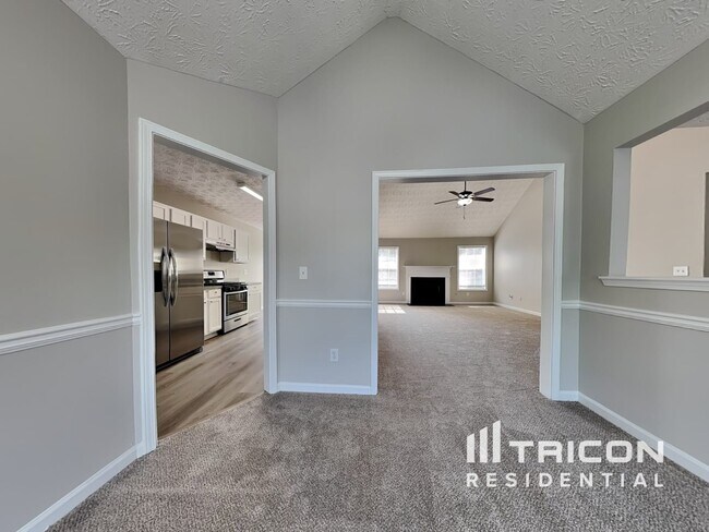 Foto del edificio - 7684 Pond View Ln