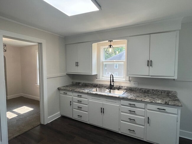 Building Photo - 322 N 2nd Ave