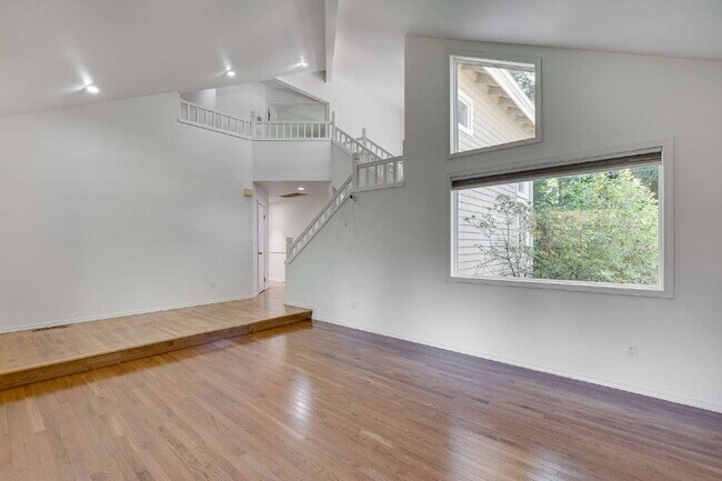 Foto del edificio - Beautifully Updated 4-Bedroom Home in Sammamish!- AVAILABLE NOW FOR RENT!!