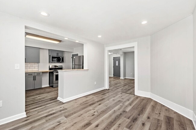 Building Photo - SCORE 50% OFF 1ST MONTH'S RENT IF SIGNED BY JUNE 19! Beautiful 3 bedroom home in Pittsburgh avail...