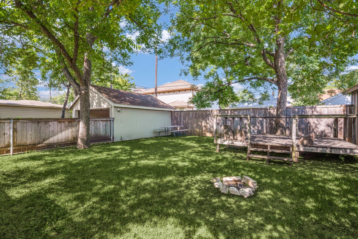 Foto principal - 3132 Waits Ave