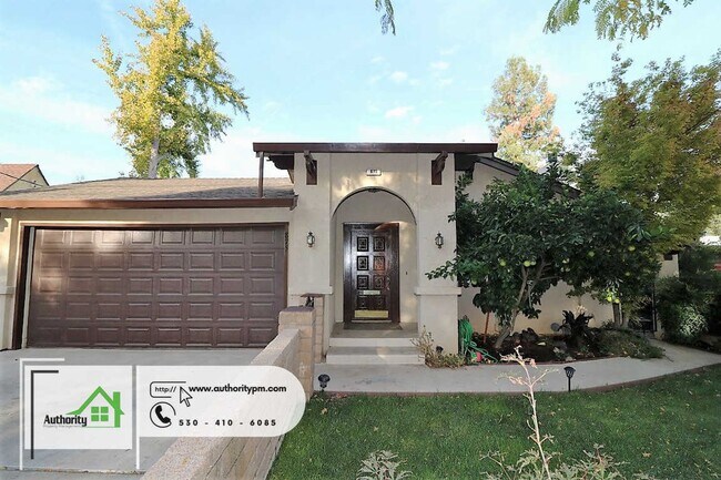 Building Photo - 875 Lakeview Dr