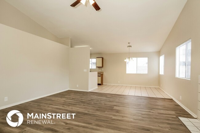 Building Photo - 6530 W Cinnabar Ave