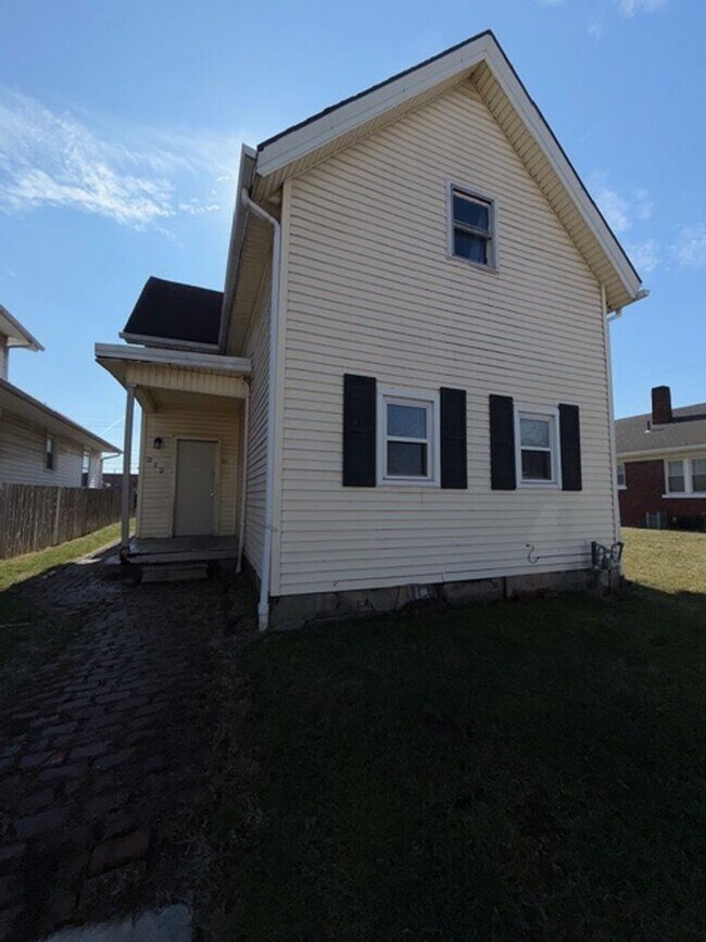 Building Photo - 313 E Franklin St