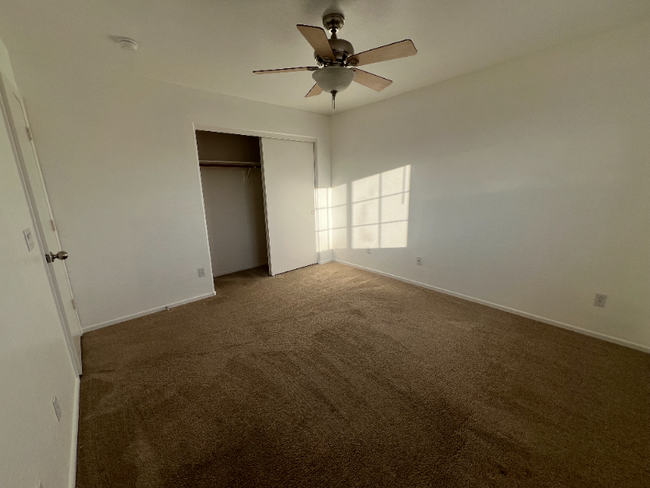 Foto del edificio - 106 N 223rd Ave