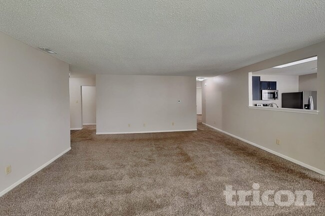 Building Photo - 5753 N Jamestown Dr
