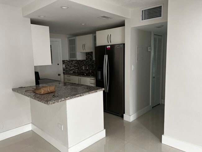 Building Photo - 7250 SW 94th Pl