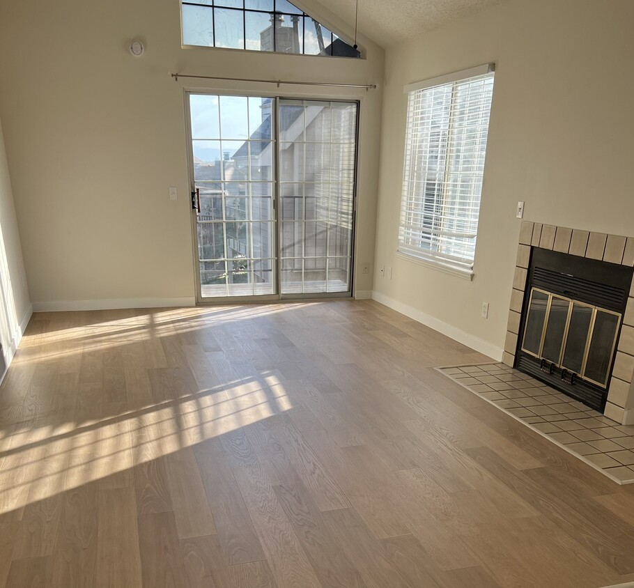 Foto principal - 13792 E Lehigh Ave