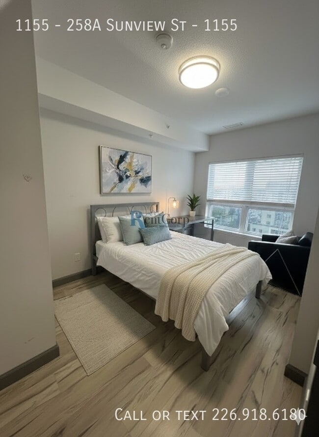 Building Photo - 258A-258A Sunview St