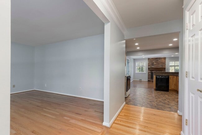 Photo - 1211 Meadowridge Trail House