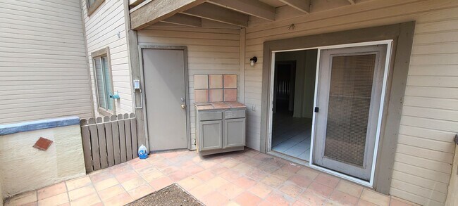 Building Photo - The Village in Midvale Park - Downstairs 1...