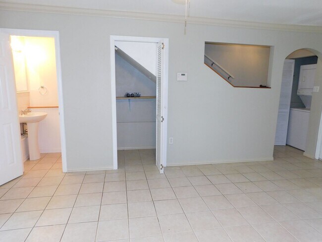 Foto del edificio - 7322 Oak Manor Dr