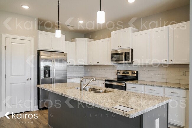 Building Photo - 3708 Oak Leaf Wy