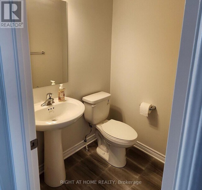 Photo du bâtiment - 515 Montjay Rd