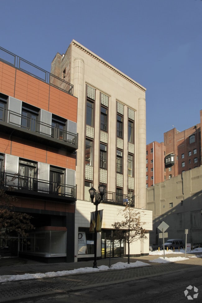 Building Photo - Byck's Lofts