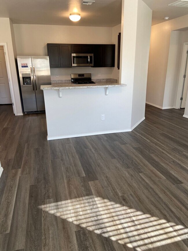 Foto del edificio - *Pre-leasing* Three Bedroom | Two Bathroom...