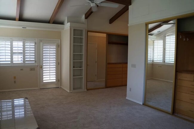 Foto del edificio - Lovely spacious home, dual levels, Cuperti...