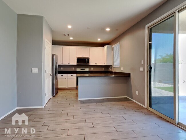 Foto del edificio - 511 N 108th Ave