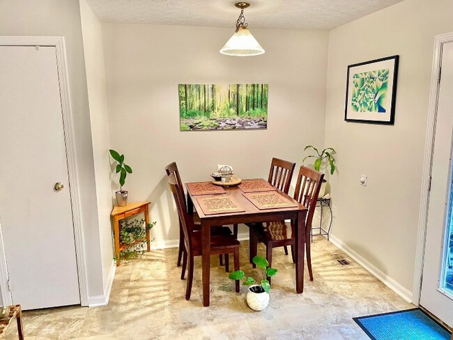 Foto del edificio - 1988 Elbert Dr