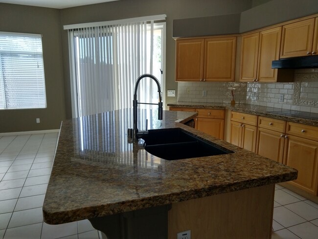 Foto del edificio - 4123 E Hancock Dr